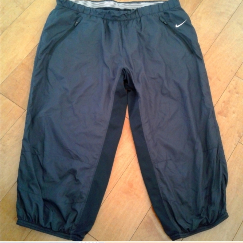 Nike Woven Capri 3/4 crop track Pants Womens Black Fitness Flash Training sz L